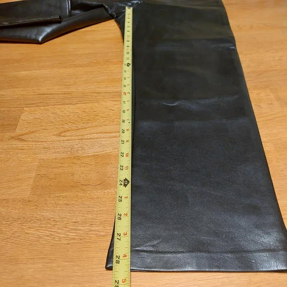 Wilfred Aritzia 'The Melina Pant' Black Vegan Leather High Rise Trousers sz 10